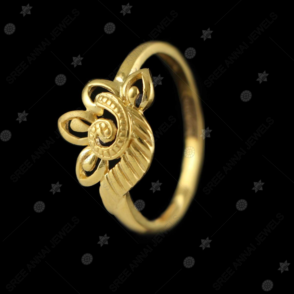 Buy Gold Floral Vanki Ring- Joyalukkas