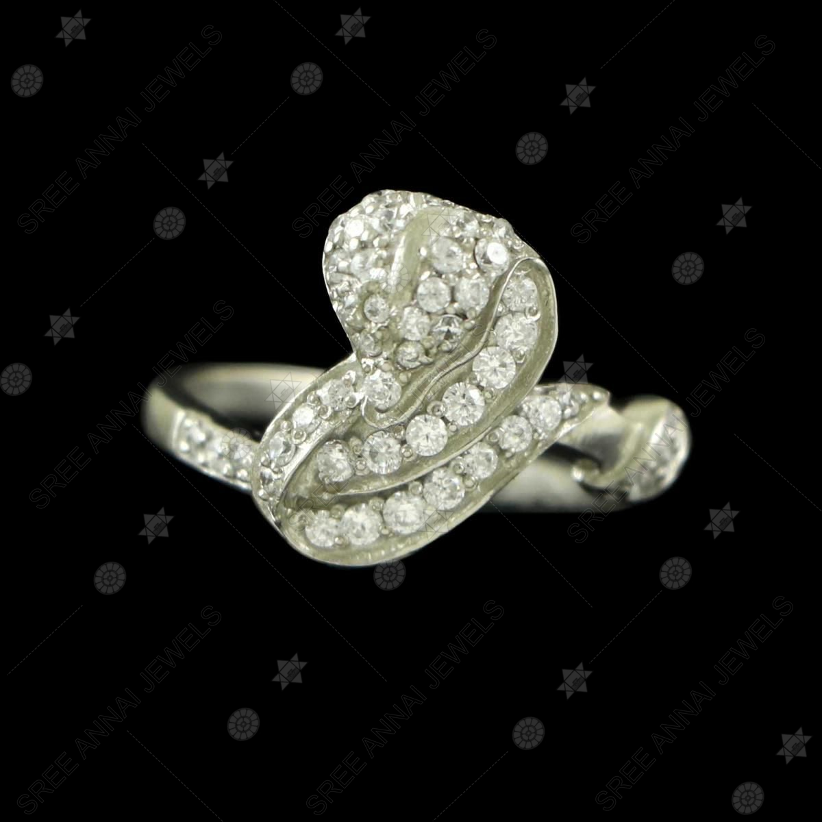 1940's Antique 18K White Gold 25-Diamond Cocktail Ring - $15K Appraisa